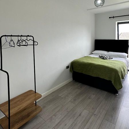 Stratford Apartment With Balcony London Kültér fotó