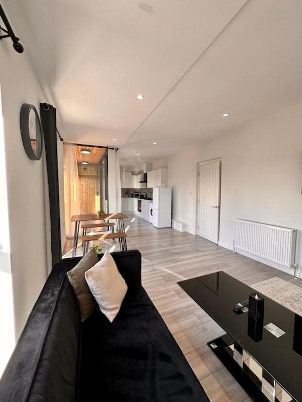 Stratford Apartment With Balcony London Kültér fotó